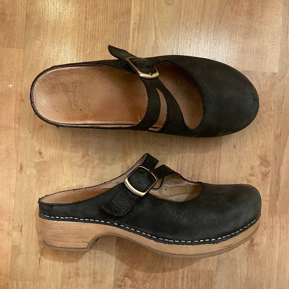 Dansko Britney Black Nubuk Clog